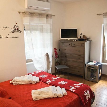 Casale Del Sole Garda Bed & Breakfast Monzambano Eksteriør bilde