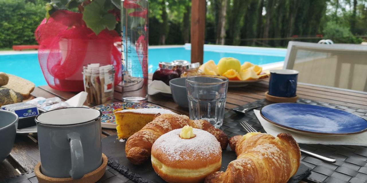 Casale Del Sole Garda Bed & Breakfast Monzambano Eksteriør bilde