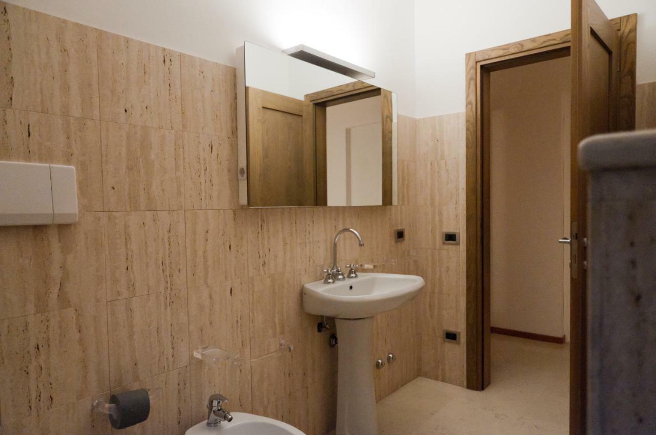 Casale Del Sole Garda Bed & Breakfast Monzambano Eksteriør bilde