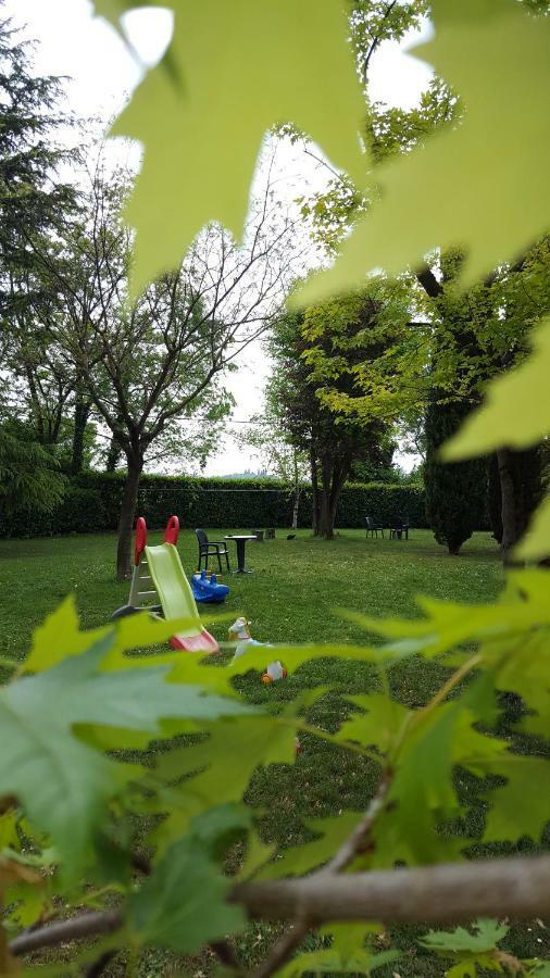 Casale Del Sole Garda Bed & Breakfast Monzambano Eksteriør bilde