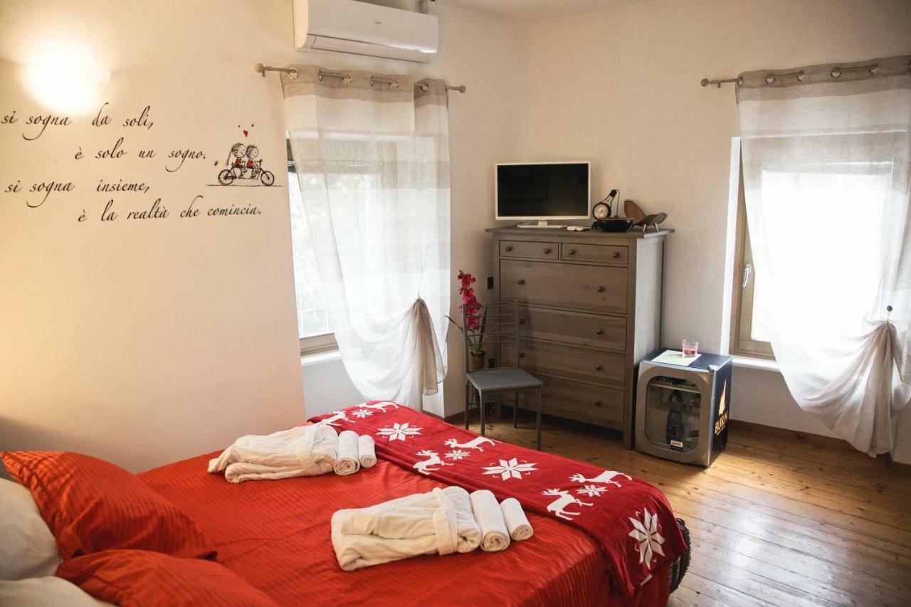 Casale Del Sole Garda Bed & Breakfast Monzambano Eksteriør bilde