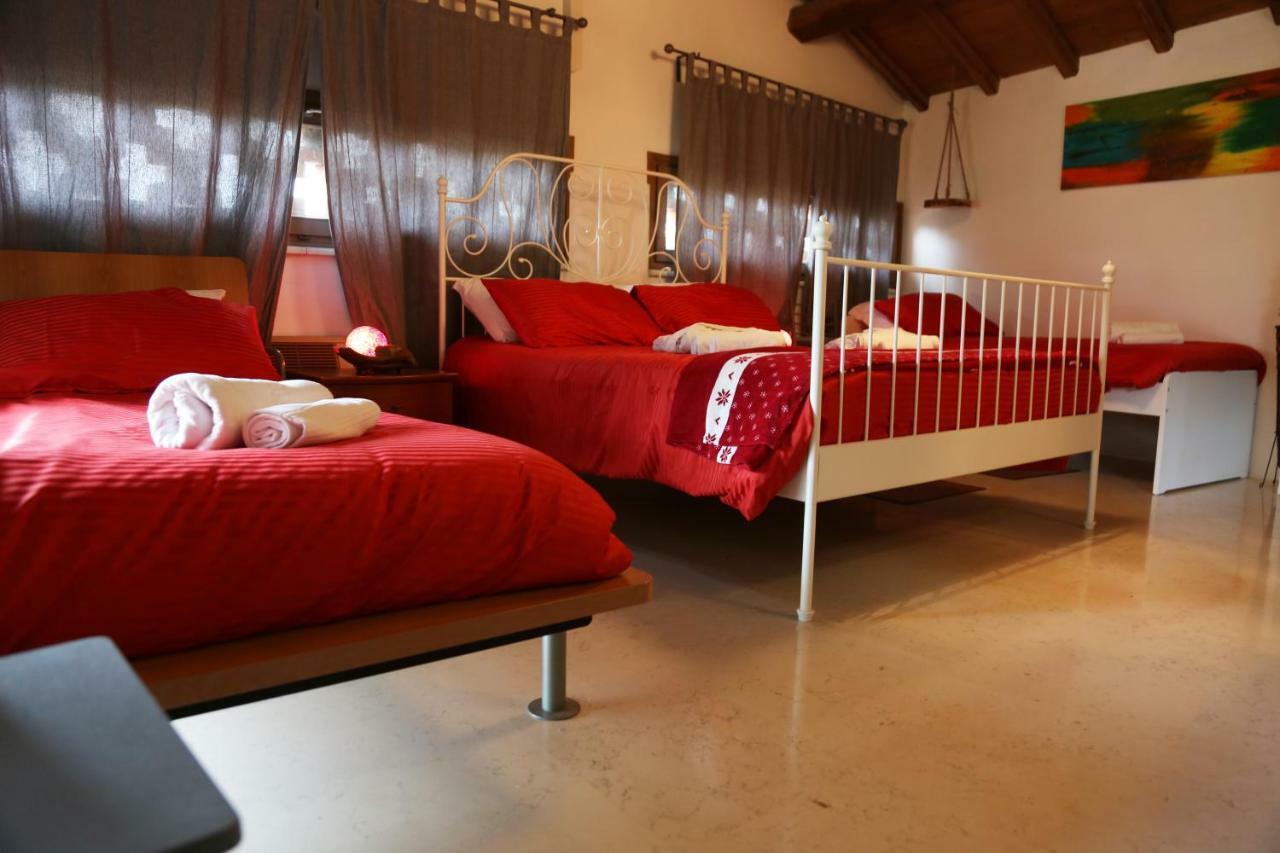 Casale Del Sole Garda Bed & Breakfast Monzambano Eksteriør bilde
